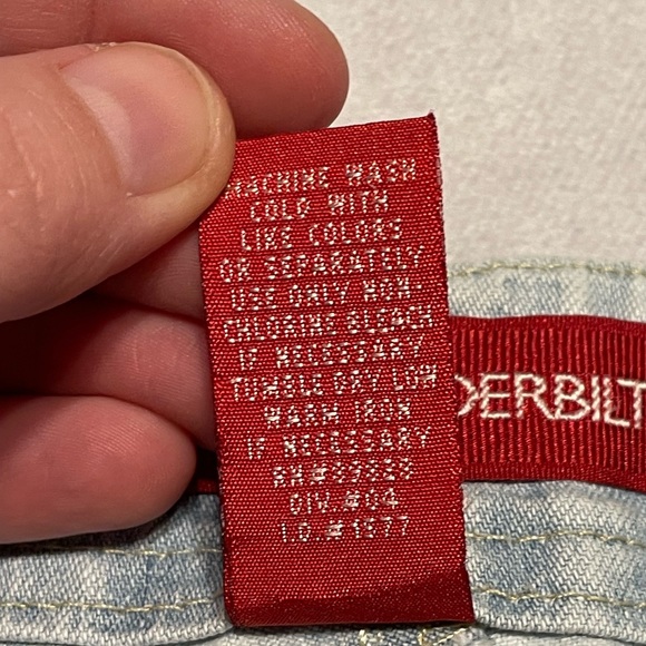 3/$15 Gloria Vanderbilt women’s size 12 petite light wash denim capris - Picture 8 of 8